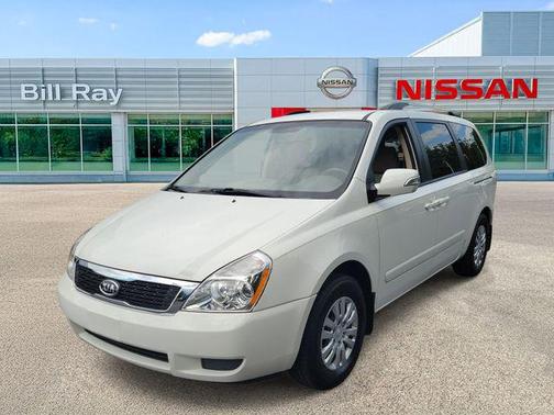 White 2012 Kia Sedona LX