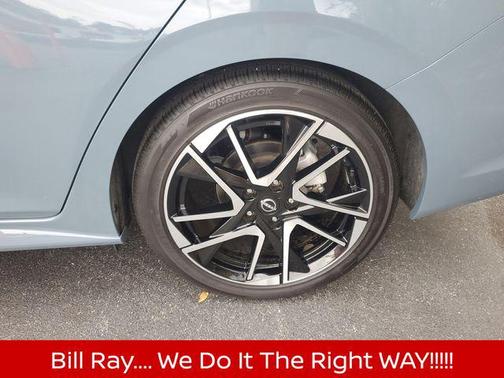 Atlantic Gray Metallic/Super Black 2024 Nissan Sentra SR