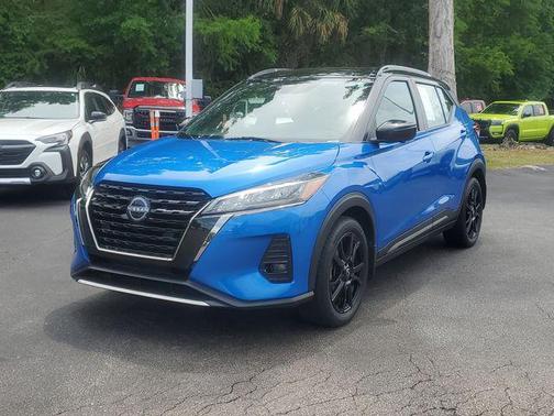 Electric Blue Metallic/Super Black 2023 Nissan Kicks SR