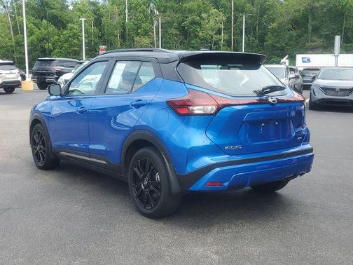 Electric Blue Metallic/Super Black 2023 Nissan Kicks SR