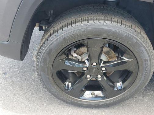 Baltic Gray Metallic Clearcoat 2022 Jeep Grand Cherokee Limited