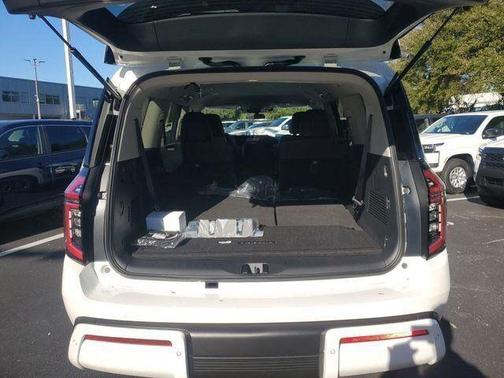 Aspen White Tricoat 2026 Nissan Armada SV
