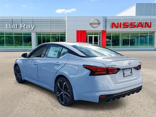 2025 Nissan Altima SR FWD