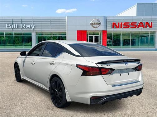 2022 Nissan Altima SR FWD