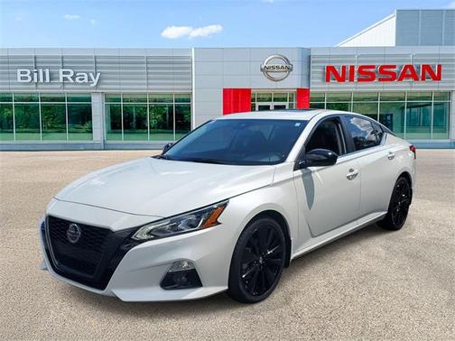 2022 Nissan Altima SR FWD