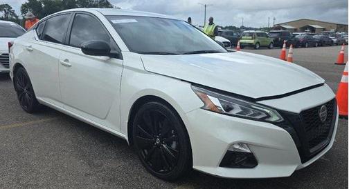2022 Nissan Altima SR FWD