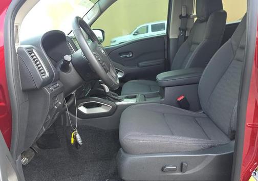 Cardinal Red Metallic Tricoat 2024 Nissan Frontier SV