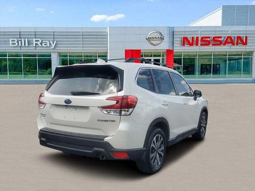 Crystal White Pearl 2021 Subaru Forester Limited