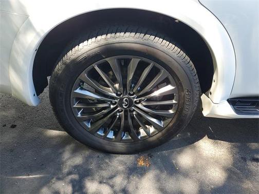 2024 INFINITI QX80 SENSORY AWD