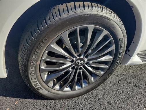 2024 INFINITI QX80 SENSORY AWD