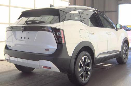 Aspen White 2025 Nissan Kicks SR