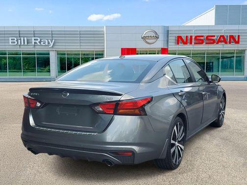 Gun Metallic 2021 Nissan Altima SR FWD
