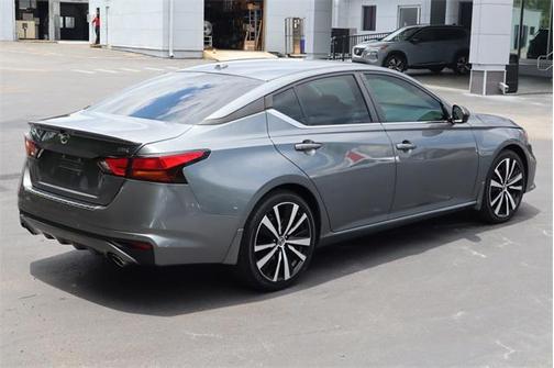 2020 Nissan Altima SR FWD
