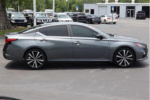 2020 Nissan Altima SR FWD