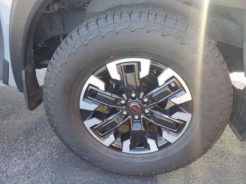 2024 Nissan Frontier PRO-X