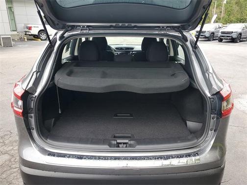 2022 Nissan Rogue Sport SV