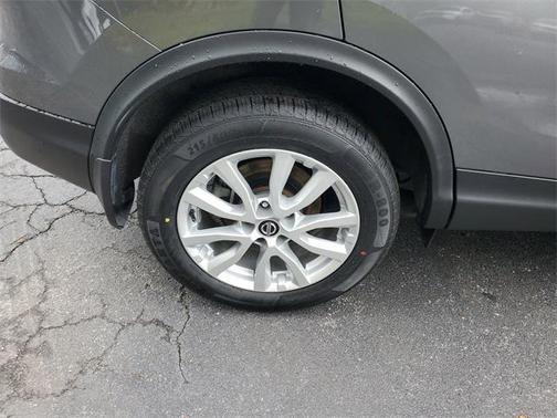 2022 Nissan Rogue Sport SV