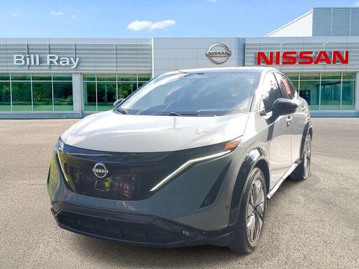 Boulder Gray Pearl/Black Diamond Pearl 2023 Nissan ARIYA PLATINUM+