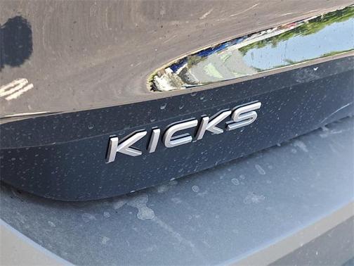 2025 Nissan Kicks S