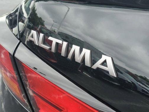 Super Black 2026 Nissan Altima 2.5 SV