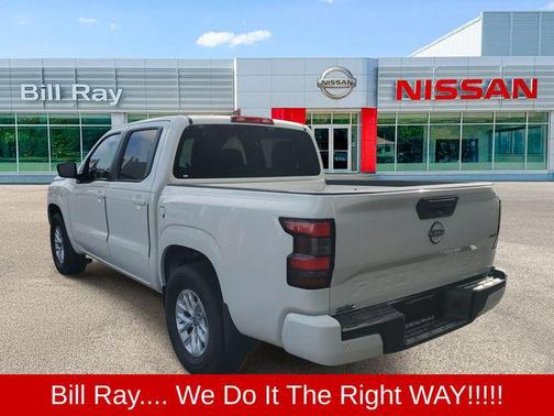 Glacier White 2024 Nissan Frontier SV