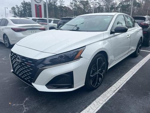 2025 Nissan Altima SR FWD