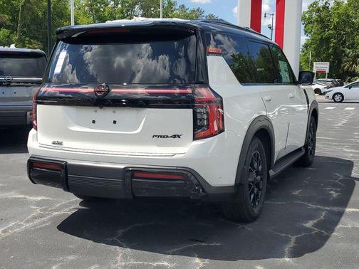 Aspen White Tricoat/Super Black 2026 Nissan Armada PRO-4X