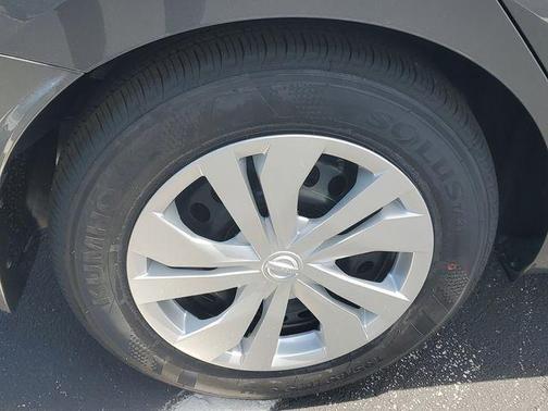 Gun Metallic 2025 Nissan Versa 1.6 S