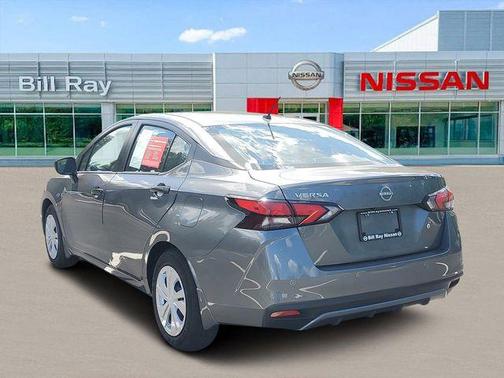 Gun Metallic 2025 Nissan Versa 1.6 S