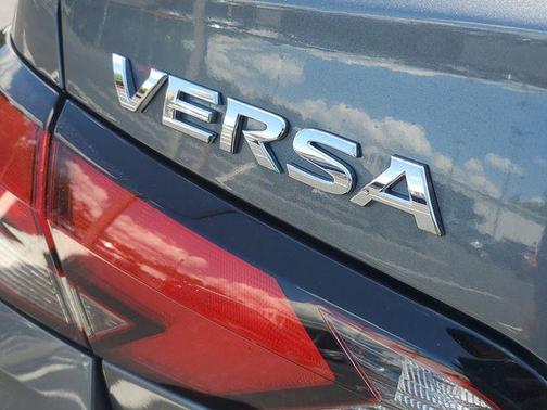 Gun Metallic 2025 Nissan Versa 1.6 S