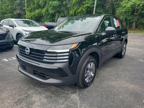 Super Black 2025 Nissan Kicks S