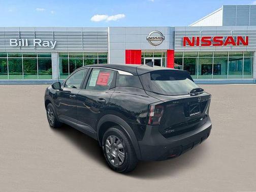 Super Black 2025 Nissan Kicks S