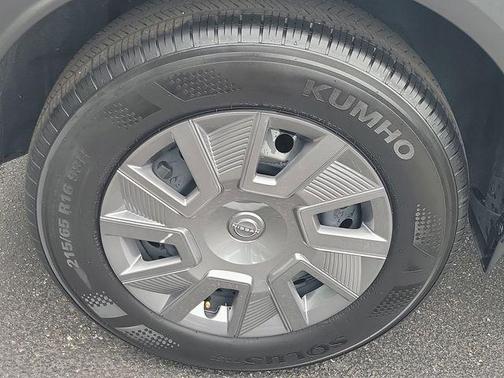 Super Black 2025 Nissan Kicks S