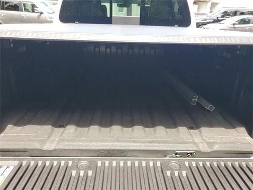 2024 Nissan Frontier SL