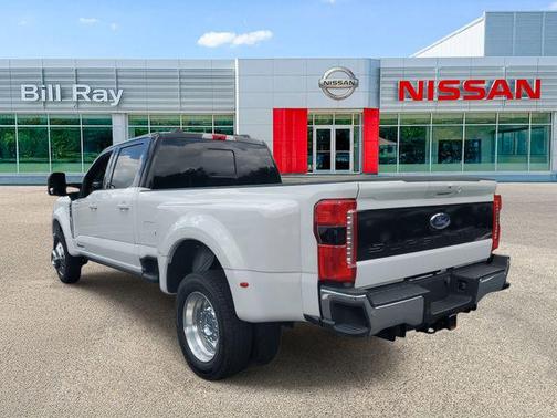 2023 Ford F-450 Lariat