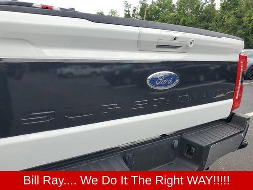 Oxford White 2023 Ford F-450 Lariat