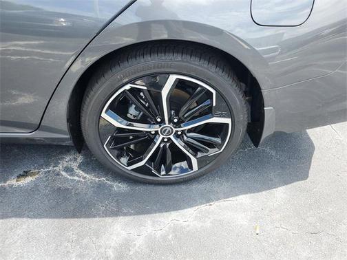 2025 Nissan Altima SR FWD