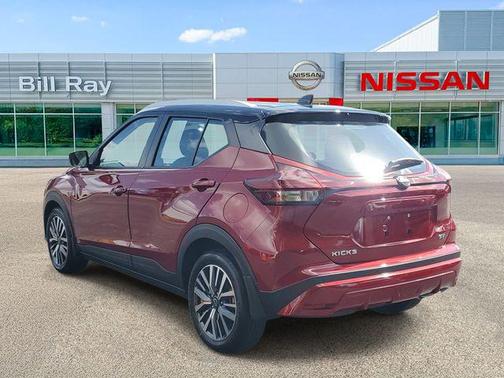 Scarlet Ember Tintcoat/Super Black 2024 Nissan Kicks SV