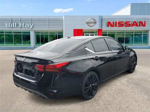 2022 Nissan Altima SR FWD