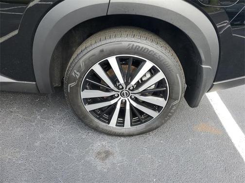 2025 Nissan Pathfinder Platinum FWD