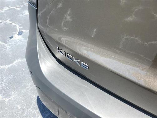 2025 Nissan Kicks S