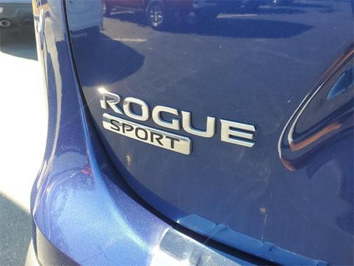 2022 Nissan Rogue Sport SV