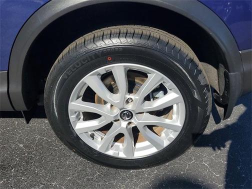 2022 Nissan Rogue Sport SV