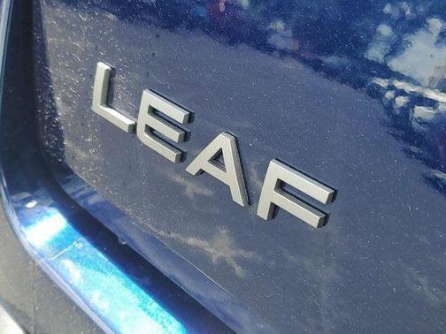 Deep Ocean Blue Pearl 2026 Nissan Leaf SV+