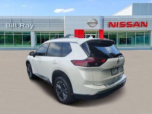 Everest White Pearl 2025 Nissan Rogue Platinum