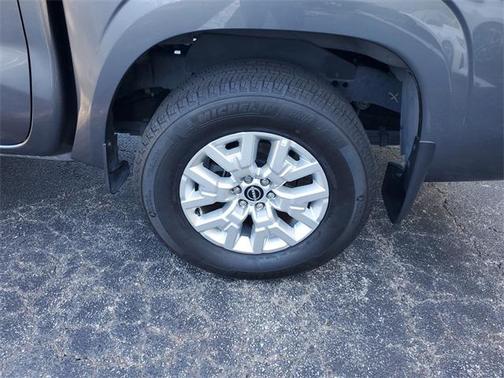 2024 Nissan Frontier SV