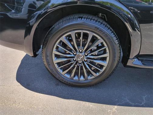 2024 INFINITI QX80 SENSORY AWD