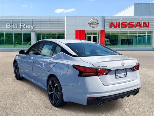 2025 Nissan Altima SR FWD