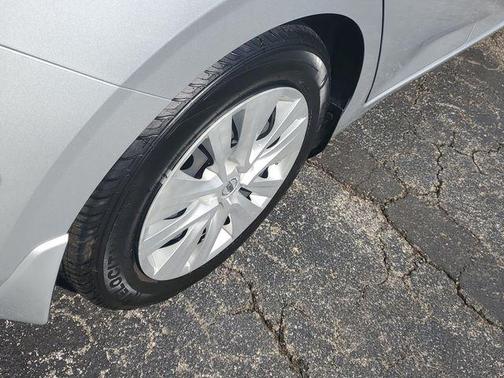 Brilliant Silver Metallic 2022 Nissan Sentra S
