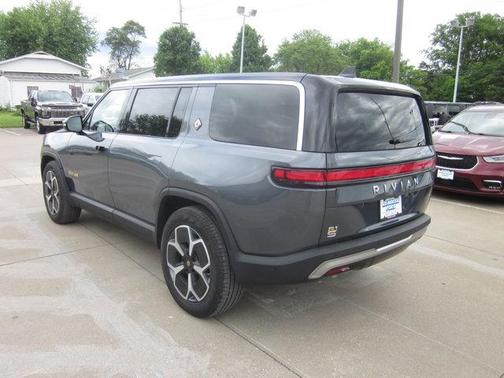 2023 Rivian R1S Adventure